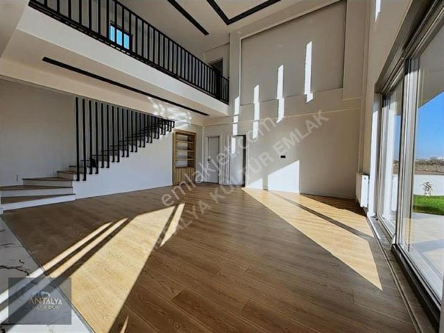 Antalya Döşemealtı Altınkalede 4+1 300m2 Sıfır Villa Satılıktır