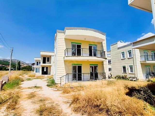 Antalya Döşemealtı Bademağacı'nda Site İçinde 2+1 Villa