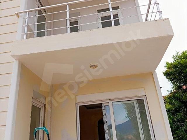 Antalya Döşemealtı Bademağacı Site içinde Satılık Villa 2+1 ACİL