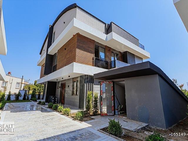 ANTALYA DÖŞEMEALTI YALINLI' DA SATILIK SIFIR 5+1 VİLLA