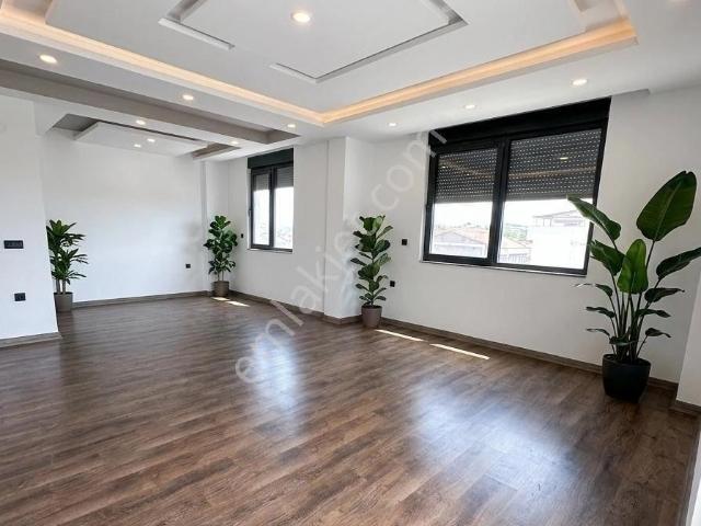 Antalya Şehir Hastanesi Yakını Satılık Lüks 5+1 Havuzlu Sitede