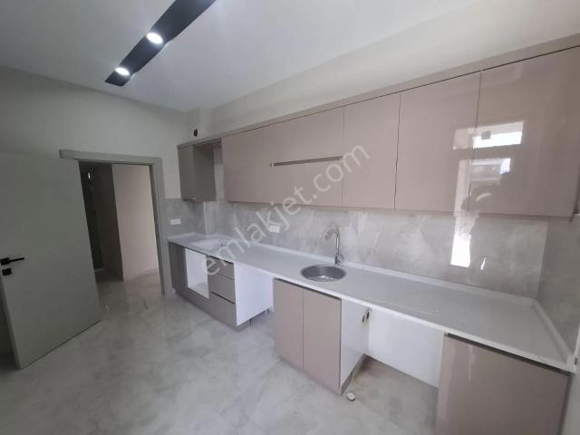 Antalya Fevziçakmak Mahallesinde Kiralık Sıfır 2+1 Daire