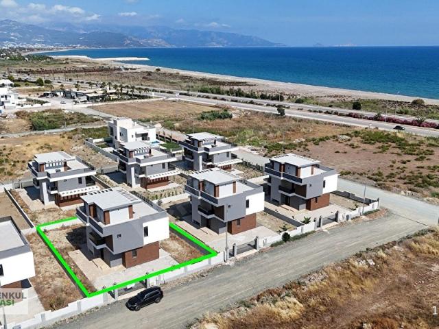 ANTALYA FİNKUM BÖLGESİNDE 320 M2 ALANLI DENİZ MANZARALI VİLLA
