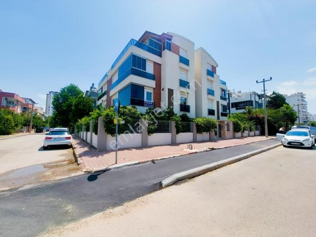 Antalya Güzeloba 2+1 Eşyalı Ve Kapalı Otoparklı Kiralık Daire