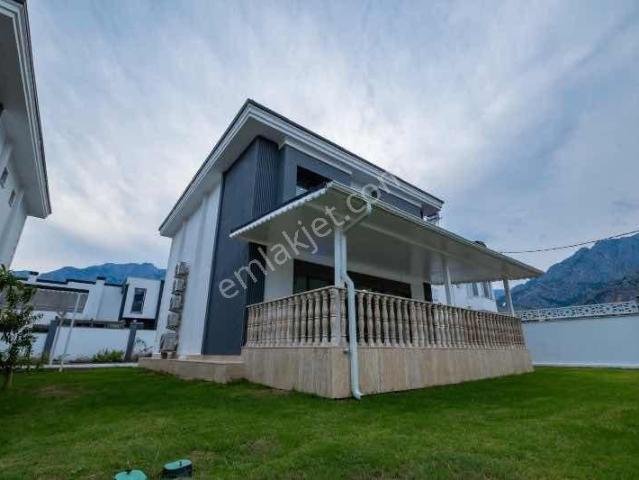 Antalya Göynük'te Ultralüks 4+1 Satılık Villa