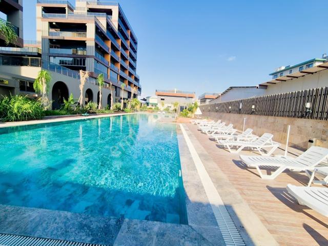 Antalya Havalimanına Yakın Havuzlu Lüks Sitede Kiralık 1+1