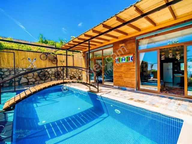 Antalya Kaş'da Deniz Manzaralı Satılık Villa