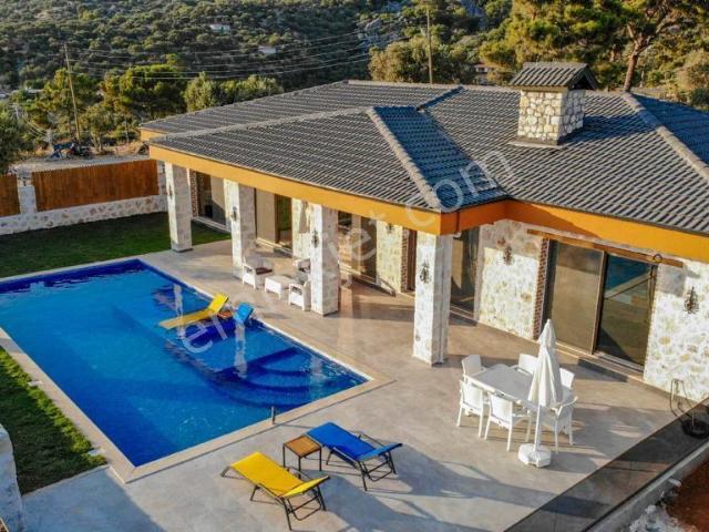 Antalya Kaş Gelemiş'te Acil Satılık Taş Villa