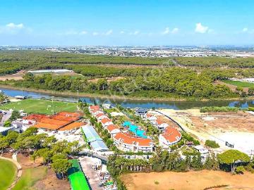 Antalya Kadriye’de Golf Sahasına Yakın Sitede Eşyalı 4+1 Villa