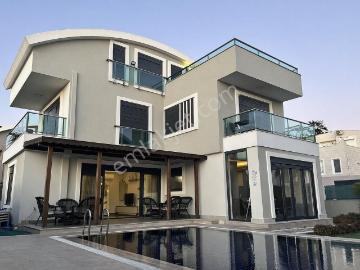 Antalya Kadriye’de Nitelikli Donanıma Sahip Müstakil Villa