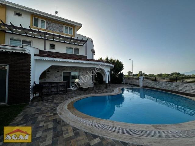 Antalya Kadriye'de Satılık 3+1 Görmeye Değer Villa