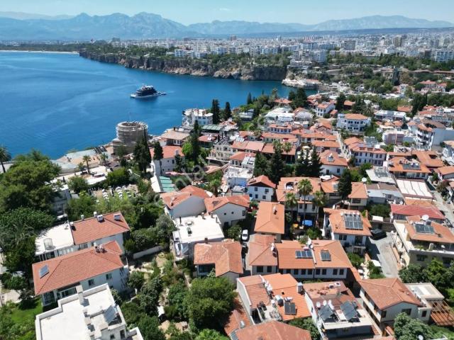 Antalya Kaleiçi Eski Rus Konsolosluğu Arkasında Mustakil Ev