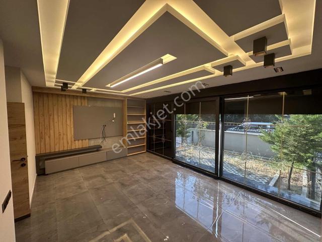 Antalya Kepez Tramvaya Adım Mesafede 1 + 1 Lüks Kiralık Daire