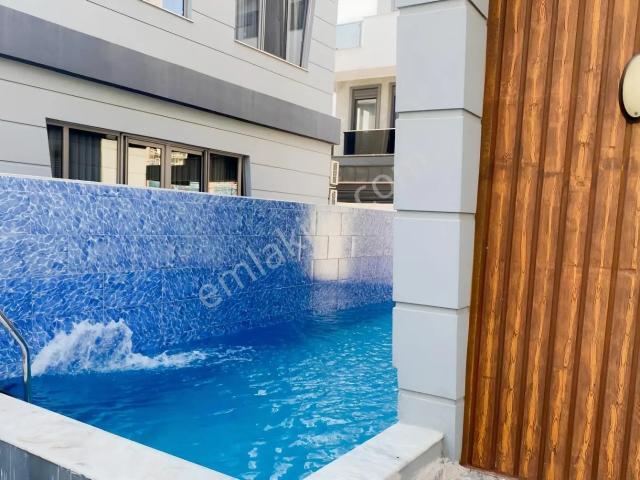 Antalya Konyaaltı Mollayusuf Ta 7+1 Asansörlü Havuzlu Villa