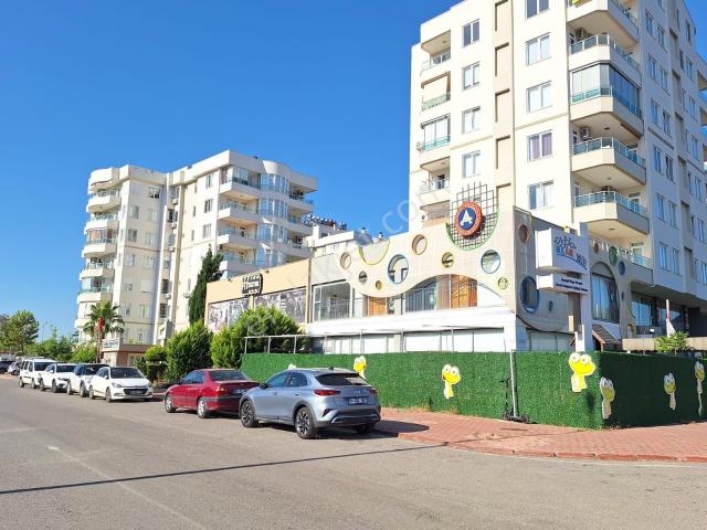 Antalya Konyaaltı Akkuyu Mahallesinde Havuzlu Güvenlikli Site İçinde Doğalgaz Kombili 3+1
