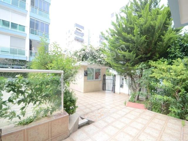 Antalya Konyaaltı Hurma Mah Havuzlu Site İçi 1+1 Kiralık Daire