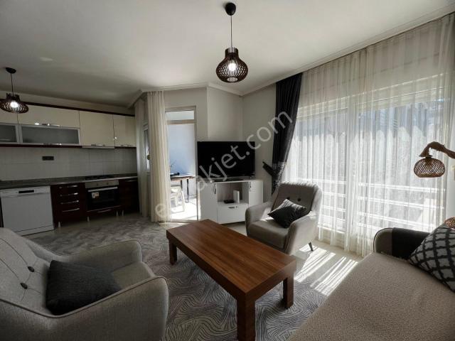 Antalya Konyaaltı Hurma Merkezde Mükemmel Lokasyon Site İçi Katta Temiz 2+1 Full Eşyalı Daire