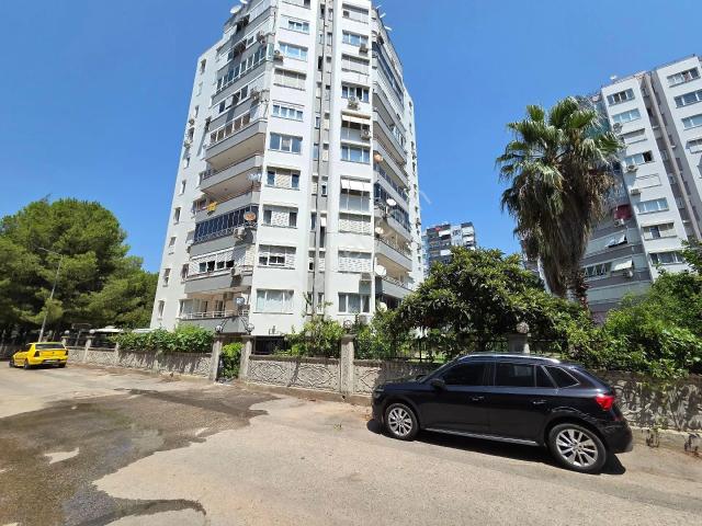 Antalya Konyaaltı Siteler Mahallesinde Kombili Klimalı Kiralık 3+1 Daire