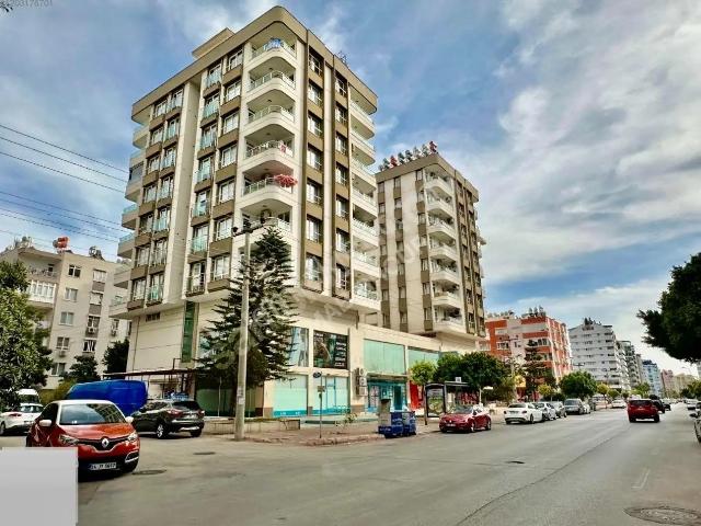 Antalya Konyaaltı Uncalı Mahallesinde Site İçinde Ara Katta Kiralık 3+1 Daire