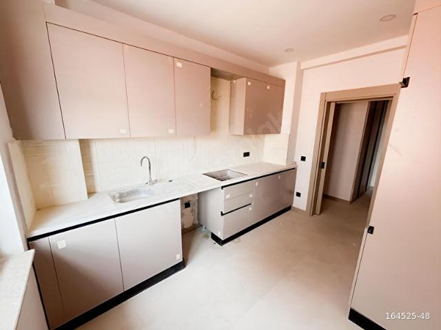 Antalya Korkuteli Çarşı Merkezde 2+1 Geniş ve Kullanışlı Daire