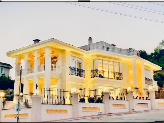 Antalya Lara 6 + 1 Satılık Müstakil Villa