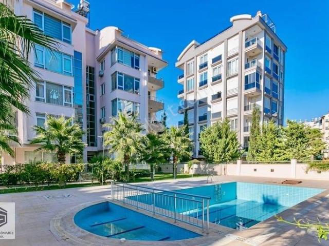 Antalya Lara Yalı Cad. Site De Şık Ve Temiz Eşyalı Bahçe Katı