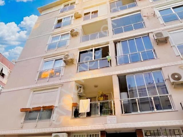 Antalya Lisesi Karşısında 1+1 Kiralık Daire Aile Apartmanında