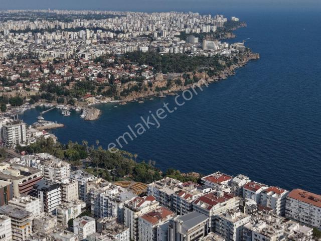 Antalya Satılık 3+1 Çarşı Merkezi Denize 150m İçi Yapılı Arakat