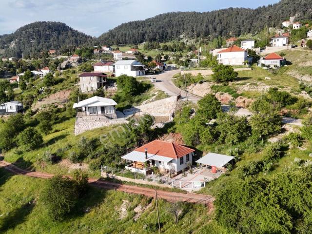 Antalya Söğüt Cuması Yaylasında Müstakil Ev yapı Kayıt Belgeli