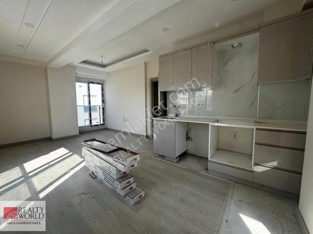 Antalyada Denize 10 Dakika Yürüme Mesafesinde Sıfır 2+1 Daire
