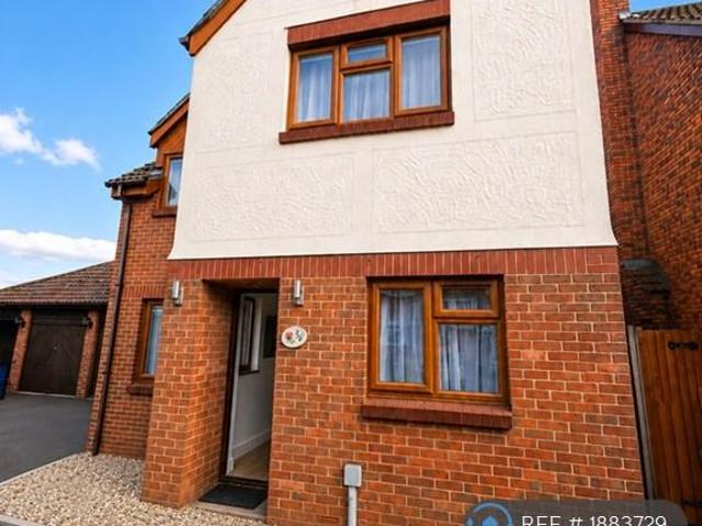 Antelope Avenue, Grays, RM16 1 bed in a house share to rent £950 pcm £219 pw
