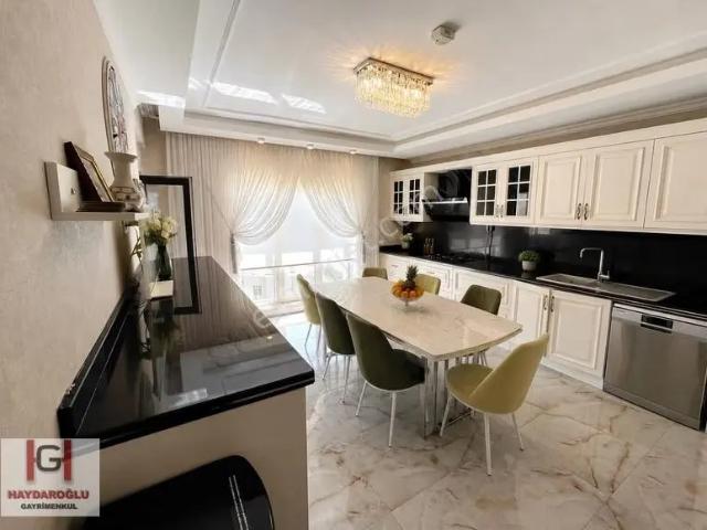 Antepia Konutlarında Göl Manzaralı Satılık 4+1 Daire