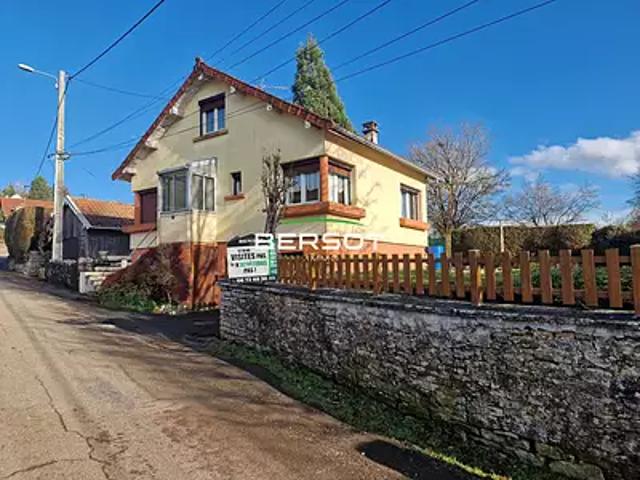 Pays de Clerval 25340 Achat / Vente maison 4 pièces t4 au dernier étage cave