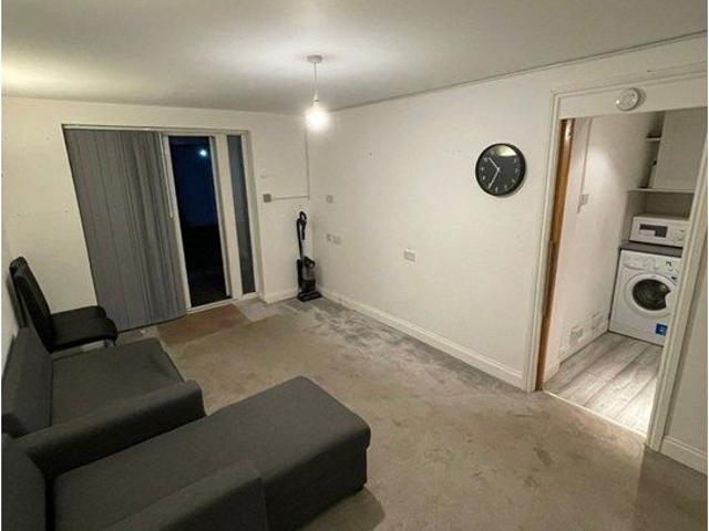 Anthony Drive, Stanford Le Hope SS17, 1 bed flat to rent, £1,100 pcm | PrimeLocation