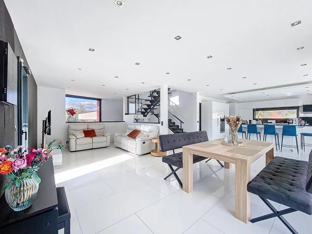 Anthy Sur Léman Villa avec piscine Vue lac 4 chambres 192m² Anthy sur Léman