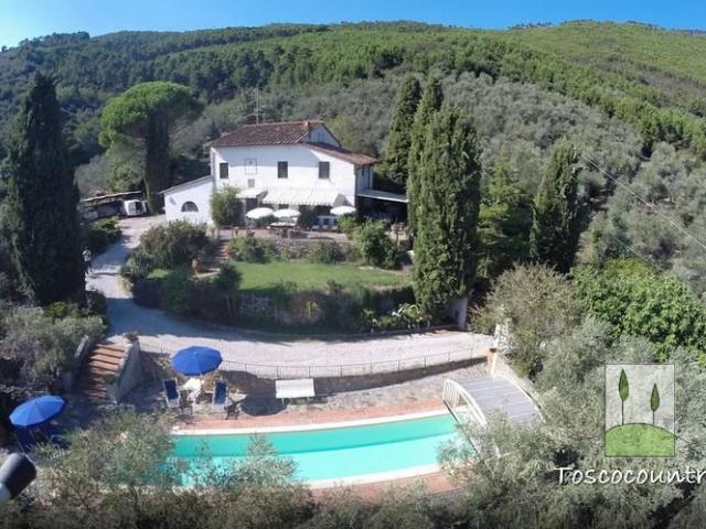 Antico casale con terreno, piscina e vista panoramica, in v. 300m² Vicopisano