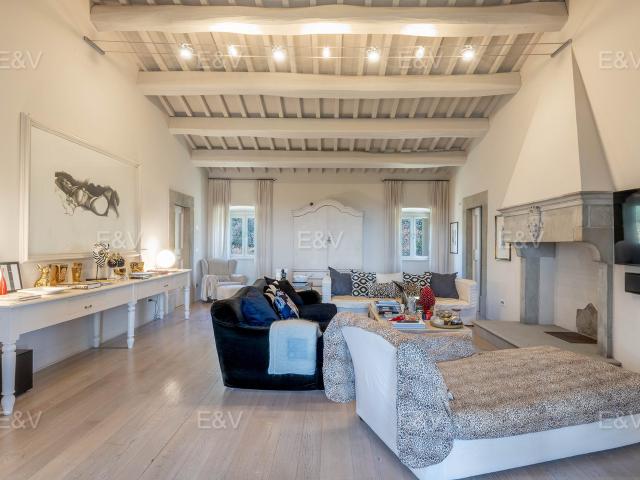 Antico casale del 1700 500m² Arezzo