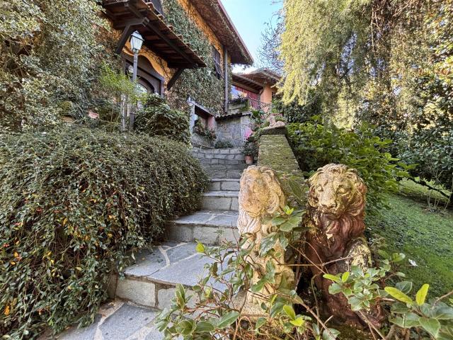 Antico casale ristrutturato con giardino 250m² Riccò del Golfo di Spezia