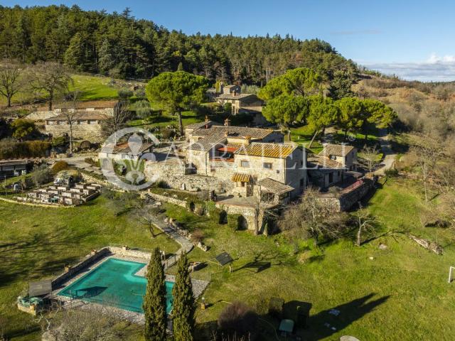 Antico Borgo del Xv Secolo a Castellina in Chianti: Charme S. 800m² Castellina in Chianti
