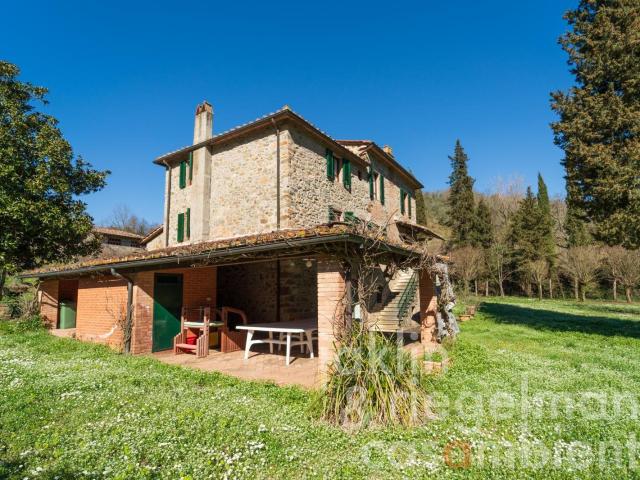 Antico mulino nel Chianti, in una posizione soleggiata con p. 737m² Gaiole in Chianti