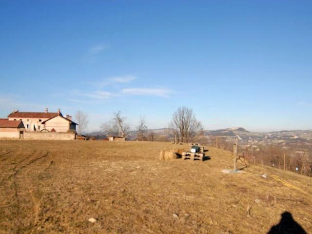 Antica e prestigiosa cascina con terreno con vista mozzafiat. 1235m² Lequio Tanaro