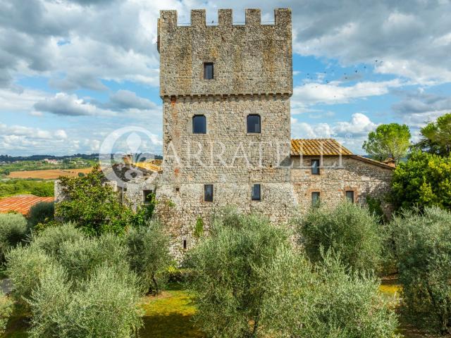 Borgo storico con torre medievale e terrazza panoramica a Mo. 400m² Monteriggioni