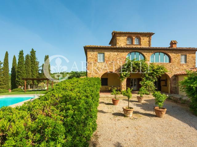 Antica Villa con Borgo Rurale Ristrutturato a Sinalunga 1296m² Sinalunga