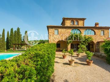 Antica Villa con Borgo Rurale Ristrutturato a Sinalunga 1296m² Sinalunga