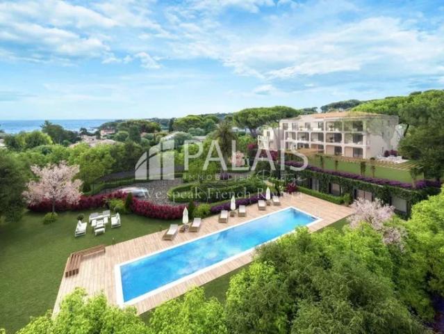ANTIBES – CAP D’ANTIBES – Plages de la Garoupe – Appartement Villa d’Exception 5 Pièces – 210 m² – Terrasses – Piscine Privée – Jardin 264,30 m² – Vue Mer