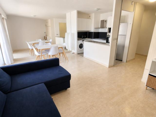 Antibes Centre Ville Grand 2 pièces moderne de 48 m2 Terrasse calme