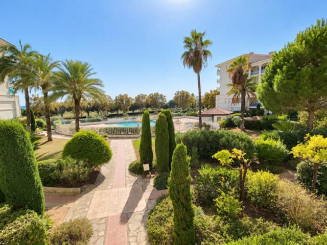 Antibes les Pins 1ère ligne 2 pièces 31 m2 Grande terrasse aperçu mer plages à pied