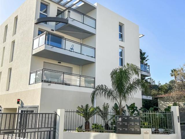 Antibes Proche Centre & Plages Duplex Neuf 4 Pièces 114. 114m² Antibes