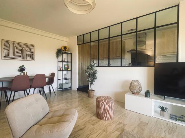 Antibes – T3 meublé 61 m² + terrasse 20 m2 dans résidence avec piscine