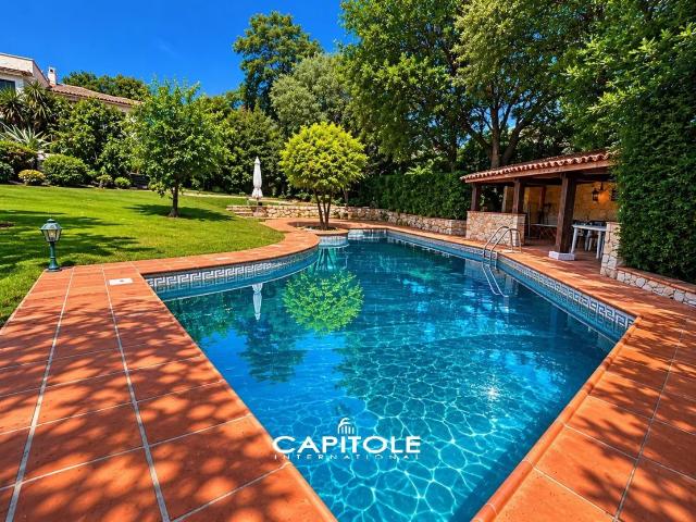 ANTIBES – Vue mer – Villa de charme à rénover ou magnifique. 124m² Antibes
